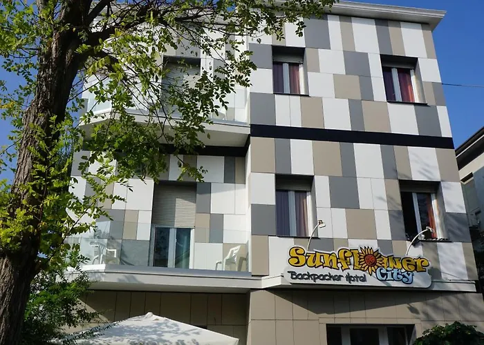 ホステル Sunflower Student & Bar リミニ