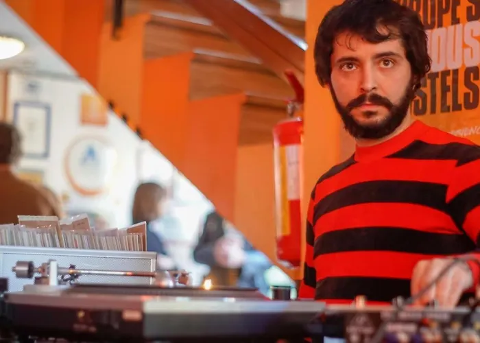 Sunflower Student & Bar بيت شباب