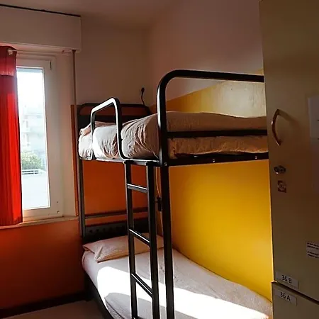 Sunflower Student & Bar Hostel *