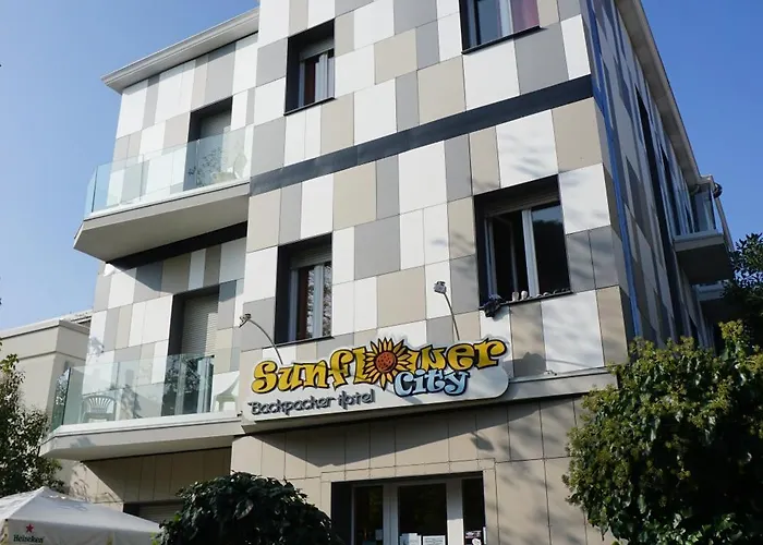 Sunflower Student & Bar *