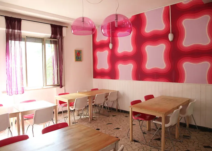 Sunflower Student & Bar *