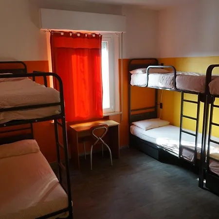 Sunflower Student & Bar *