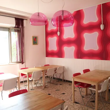 Sunflower Student & Bar *