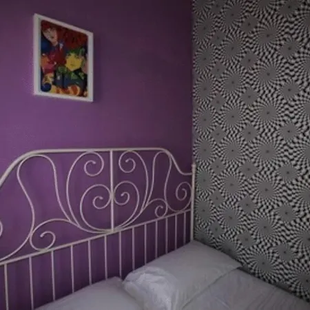 Sunflower Student & Bar אכסניה רימיני