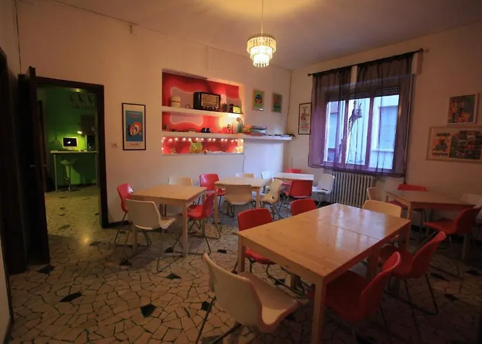 Sunflower Student & Bar *