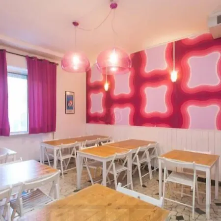 Sunflower Student & Bar * Rimini