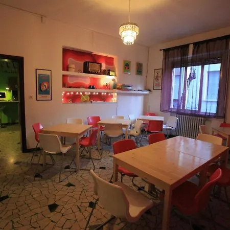 Sunflower Student & Bar *