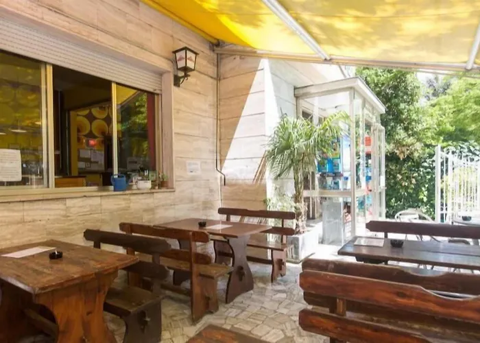 Sunflower Student & Bar Auberge de jeunesse *