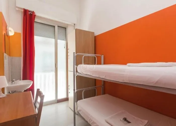 Sunflower Student & Bar *